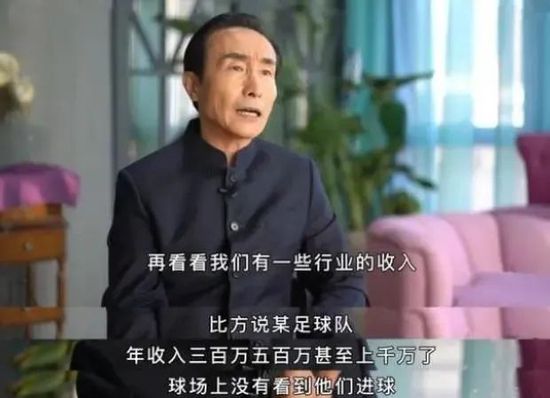 该影片继续了导演吴宇森的一贯风格，双枪双雄，白鸽慢镜头全都一一呈现